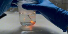 红磷在氧气中燃烧与白磷有何不同