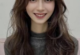 中分长发梨花头怎么烫好看又自然