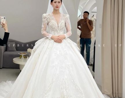 新娘赫本头造型教程 简单几步打造优雅复古风